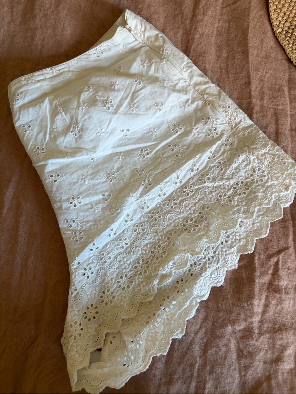 Dôen Arbre Short in Salt - White Eyelet Cotton Shorts - Picture 6 of 6